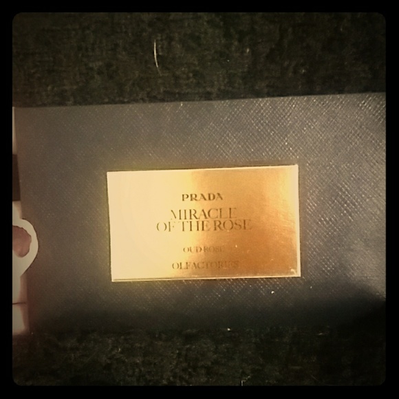 prada oud rose